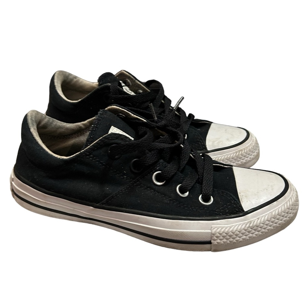 Converse shoes size 6